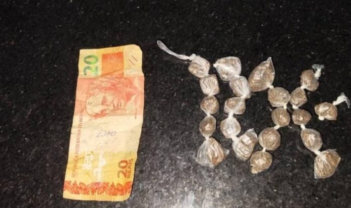 pmba-apreende-menor-com-drogas-em-eunapolis