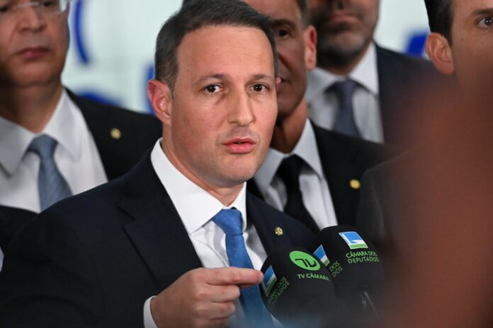 pl-antifaccao:-derrite-se-reune-com-numero-2-de-lewandowski-e-deve-mudar-texto