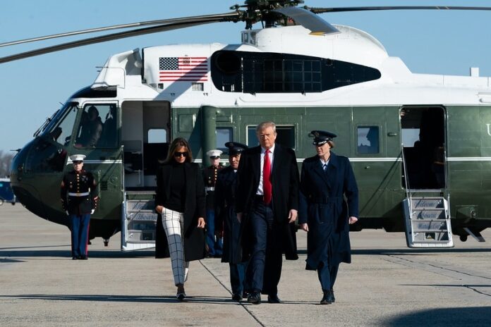 casa-branca-acusa-democratas-de-usarem-e-mails-de-jeffrey-epstein-para-difamar-trump