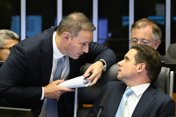 direita-sem-cabeca,-sem-comando,-sem-projeto-para-o-pais-e-dividida