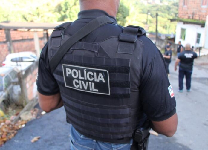 policia-prende-acusado-por-roubo-em-camacari;-homem-tambem-responde-por-violencia-domestica