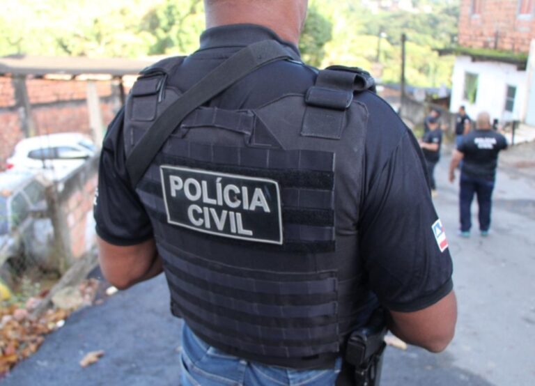 policia-prende-acusado-por-roubo-em-camacari;-homem-tambem-responde-por-violencia-domestica