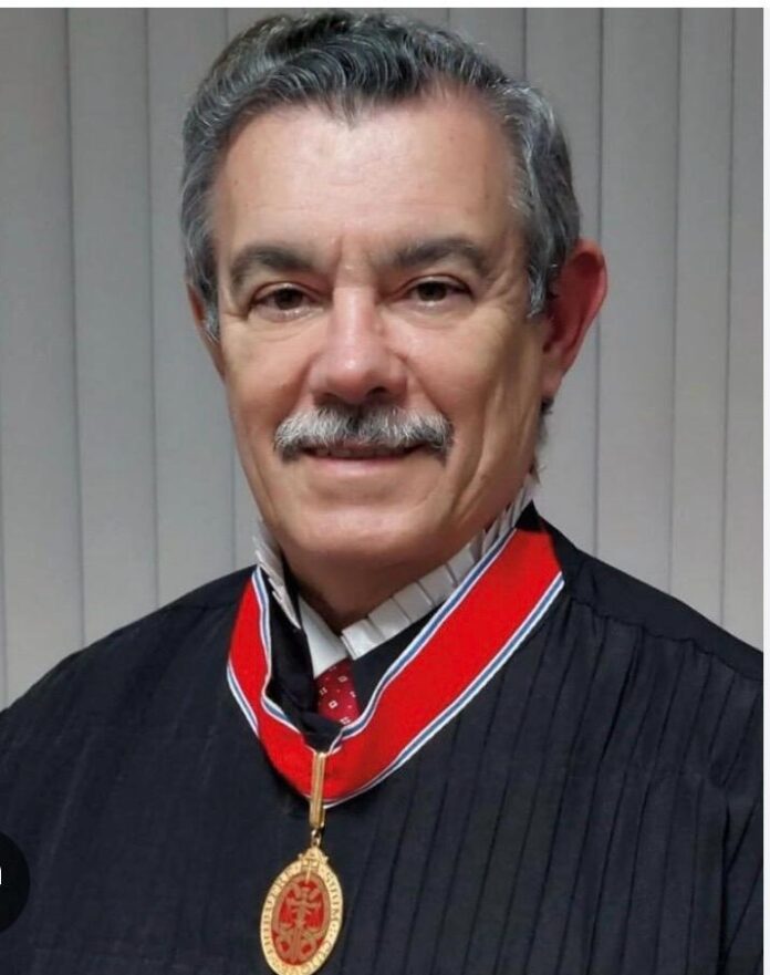 baltazar-miranda-anuncia-retirada-da-candidatura-e-declara-apoio-a-jatahy-junior-na-presidencia-do-tj-ba