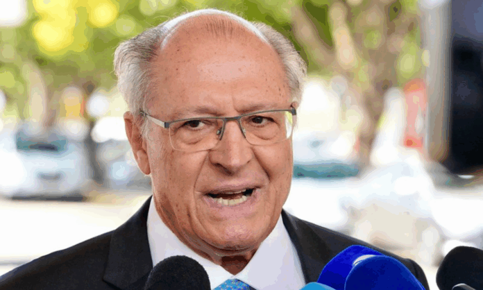 alckmin-comemora-reducao-de-tarifas,-diz-que-esta-na-‘direcao-certa’,-mas-fala-em-‘distorcao’-que-precisa-ser-corrigida