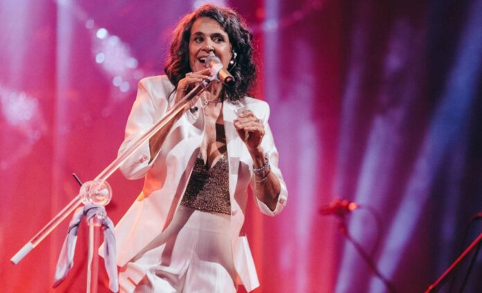 ha-30-anos,-simone-entrava-para-a-historia-com-o-hit-que-da-o-tom-do-natal-dos-brasileiros…-e-o-que-voce-fez?