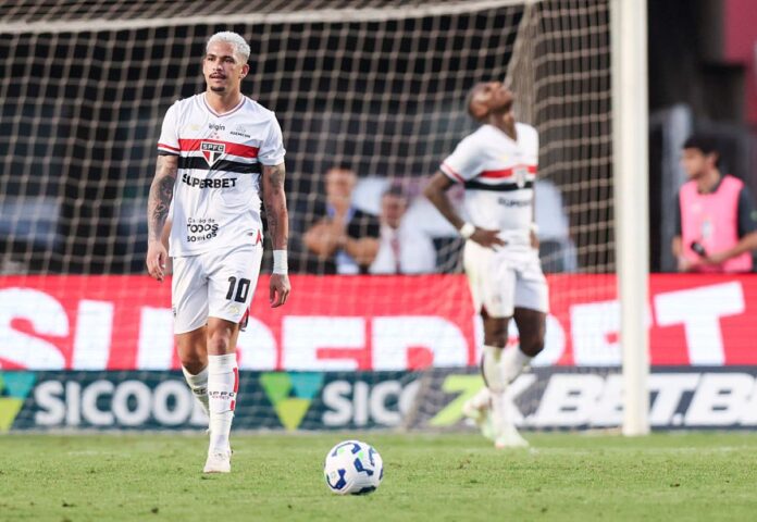 sao-paulo-propoe-acordo-ao-stjd-apos-denuncia-por-cantos-homofobicos