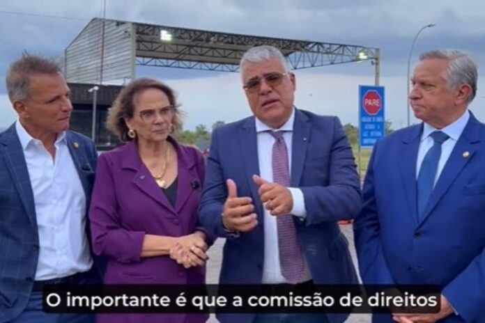 senadores-aliados-de-bolsonaro-fazem-vistoria-em-ala-da-papuda