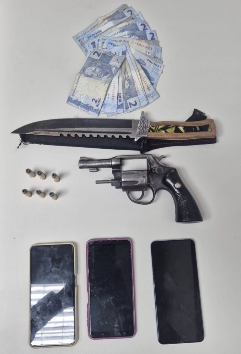 tres-sao-presos-apos-roubo-de-carro-e-sequestro-em-camacari;-vitima-pulou-de-veiculo-em-movimento