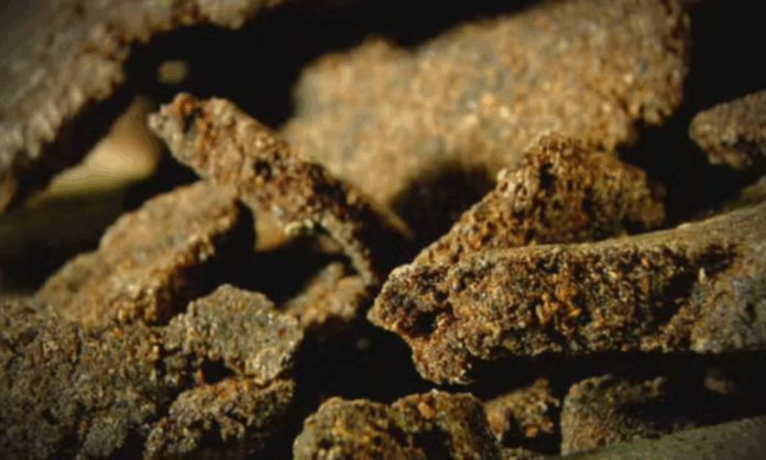 o-que-e-a-cocaina-negra,-droga-apreendida-no-am-que-pode-custar-10x-mais-do-que-a-comum