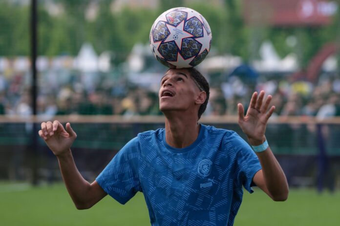 luva-de-pedreiro-anuncia-que-publicara-livro-autobiografico;-confira