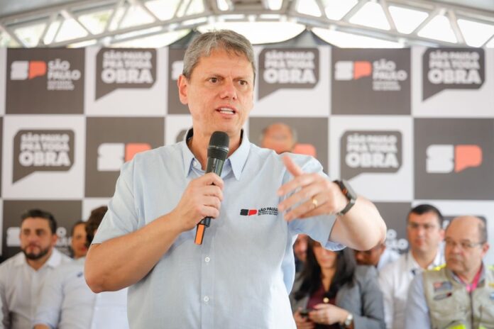 tarcisio-promete-reforcar-pm-no-interior-apos-chegada-de-chefes-do-pcc