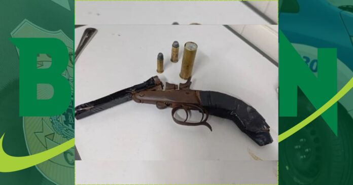 adolescente-e-apreendido-com-arma-em-perseguicao-policial-na-ba-573-no-sudoeste-baiano