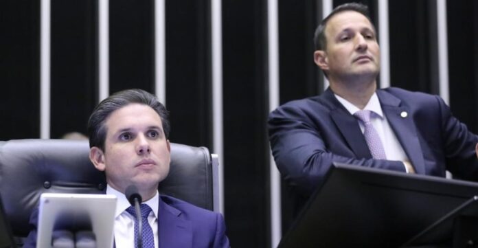 hugo-motta-anula-destaques-da-oposicao-que-tentavam-inserir-no-projeto-antifaccao-a-equiparacao-com-o-terrorismo