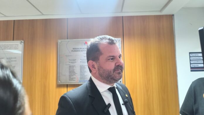 angelo-coronel-filho-diz-que-foi-“pego-de-surpresa”-com-apoio-de-cafu-barreto-a-acm-neto-e-nega-interlocucao-com-coronel