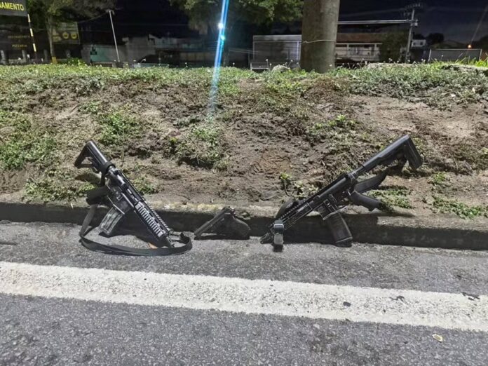 rio:-operacao-contencao-contra-o-cv-deixa-2-mortos-na-vila-kennedy