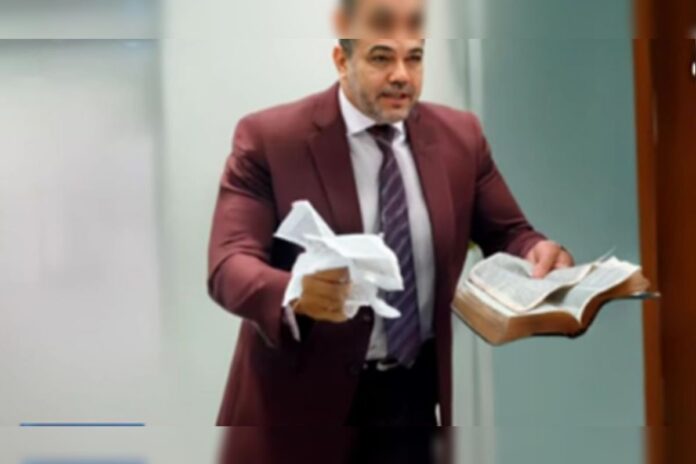youtuber-e-condenado-por-video-fake-de-marco-feliciano-rasgando-biblia