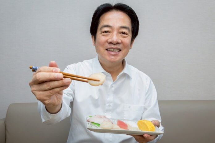 em-apoio-ao-japao,-lider-de-taiwan-posta-foto-com-prato-de-sushi