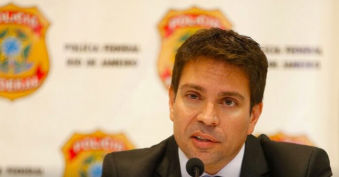 camara-diz-nao-ter-sido-informada-sobre-possivel-saida-do-pais-de-alexandre-ramagem