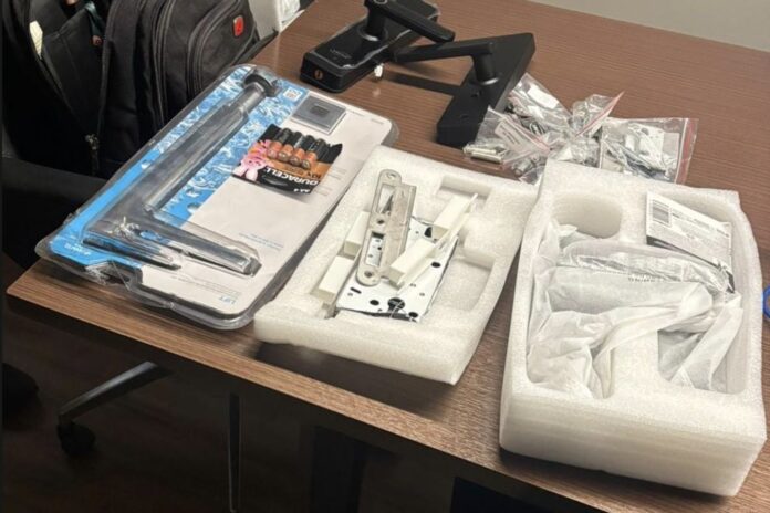 pm-recupera-r$-3,4-mil-em-materiais-furtados-e-conduz-suspeito-em-campinas-de-piraja,-em-salvador