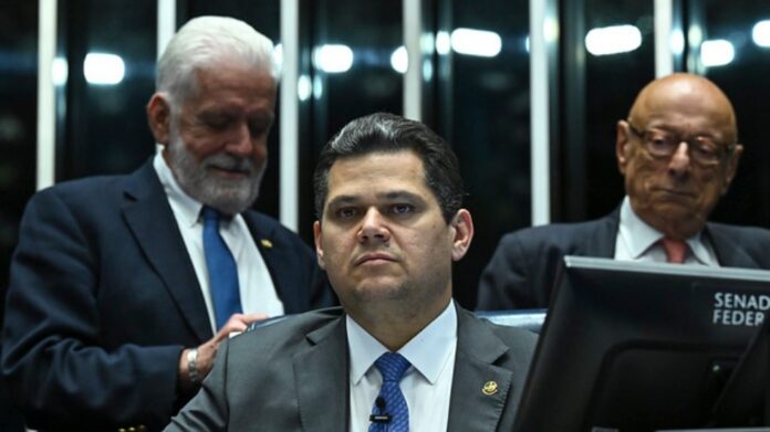 indicacao-de-messias-ao-stf-abre-crise-no-senado,-alcolumbre-rompe-com-jaques-wagner-e-diz-que-votara-contra