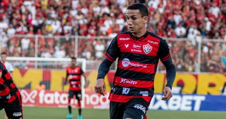 jacuipense-anuncia-contratacao-de-thiaguinho,-ex-atacante-do-vitoria