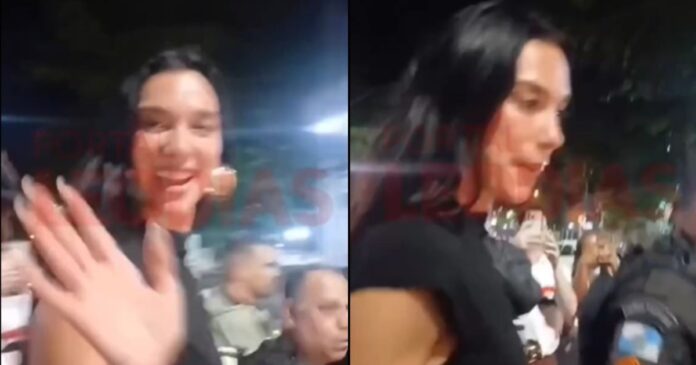 dua-lipa-recebe-escolta-policial-durante-visita-a-bar-em-botafogo,-no-rio-de-janeiro