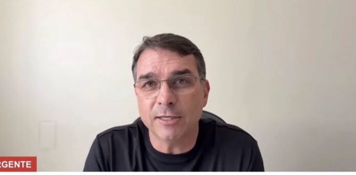 video:-flavio-bolsonaro-responsabiliza-ministro-alexandre-de-moraes-em-caso-de-morte-de-bolsonaro-na-prisao