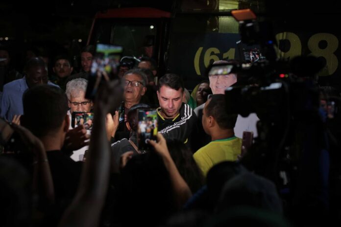 bolsonaros,-o-“senhor-dos-exercitos”-e-a-farsa-da-guerra-santa