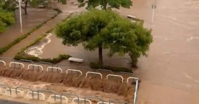 aguaceiro-provoca-transtornos-em-macaubas;-upa-e-evacuada-e-trecho-de-ba-e-interditado