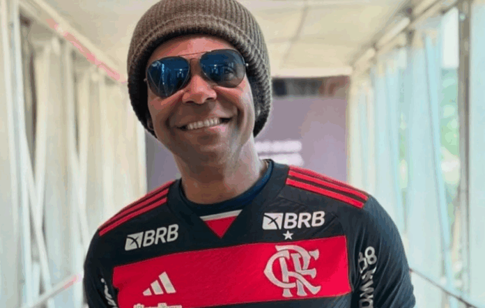 thalles-roberto-causa-polemica-ao-cantar-hino-do-flamengo-na-marcha-para-jesus