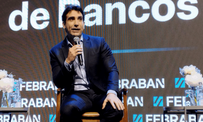 galipolo-diz-que-bc-nao-deve-se-‘emocionar’-com-ruidos-midiaticos-para-cumprir-seu-papel