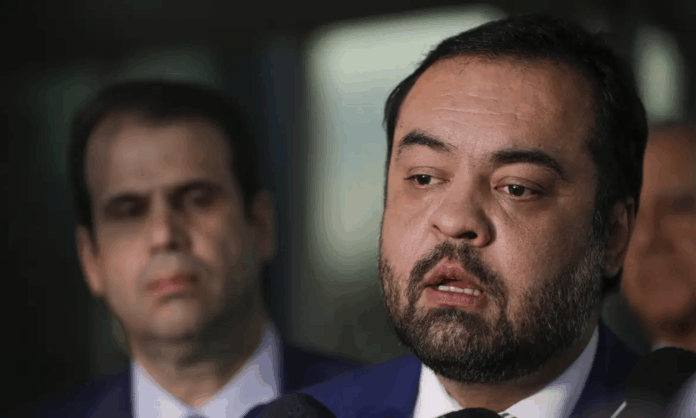 castro-diz-que-‘quem-voltar-com-barricada-vai-receber-visitinha-do-bope’