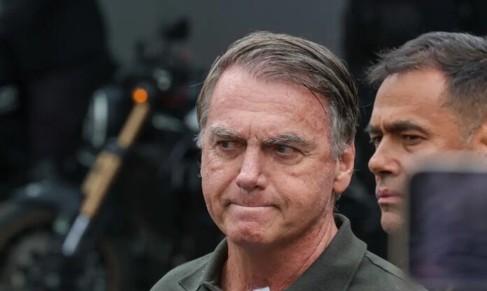 bolsonaro-vai-cumprir-pena-na-superintendencia-da-pf,-decide-moraes