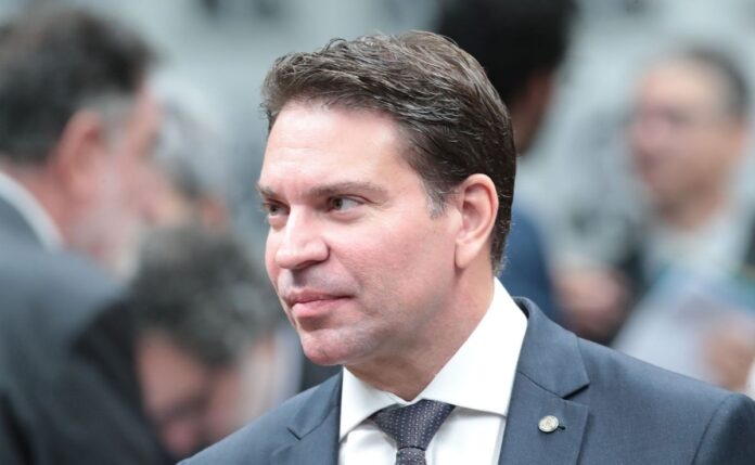 moraes-determina-cassacao-do-mandato-de-ramagem-apos-condenacao