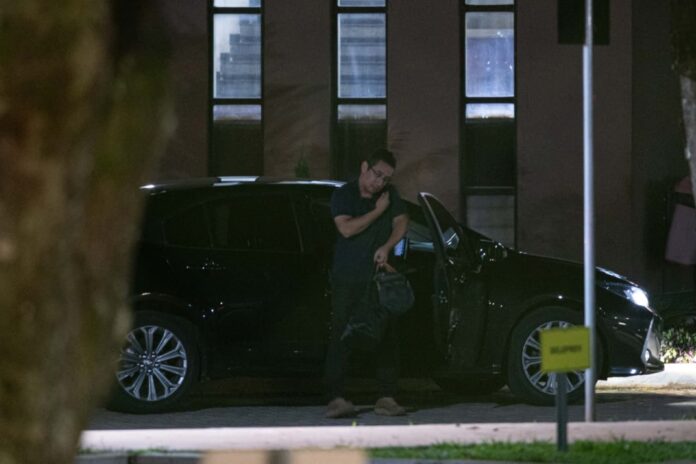 irmao-de-michelle-leva-itens-para-bolsonaro-na-superintendencia-da-pf