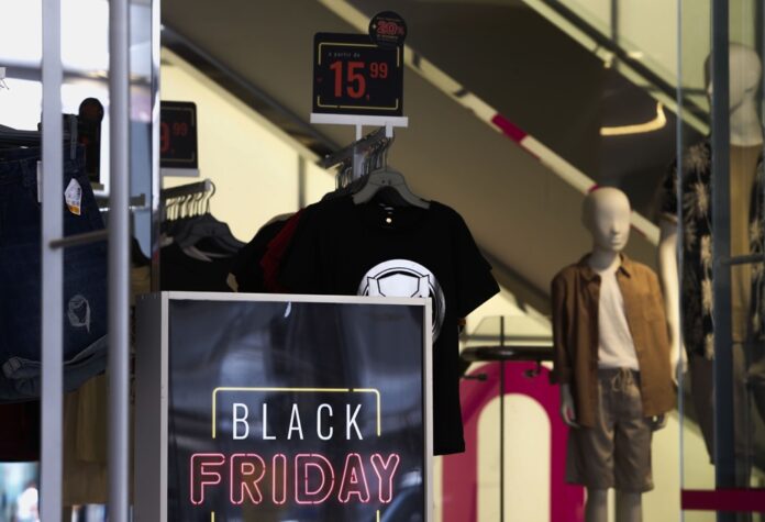 black-friday:-vendas-devem-movimentar-r$-5,4-bilhoes-em-2025,-volume-recorde,-diz-cnc