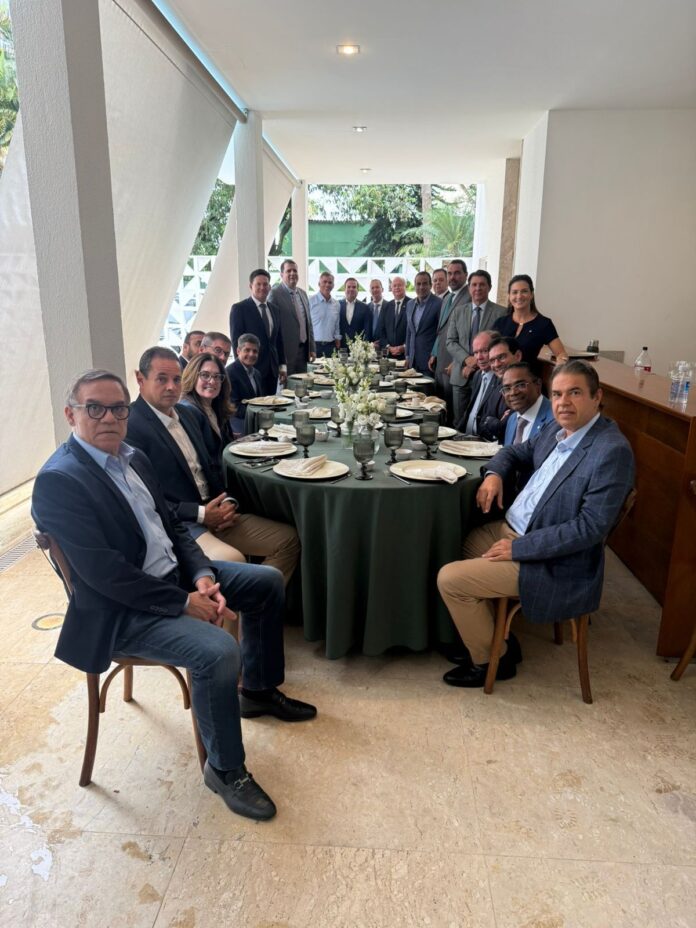 acm-neto-se-reune-com-deputados-federais-e-reforca-articulacao-da-oposicao-para-2026