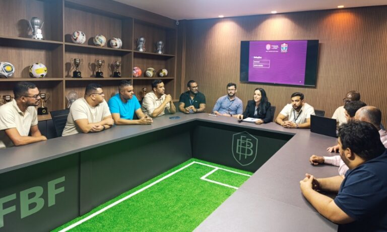 fbf-realiza-reuniao-com-selecoes-de-coaraci-e-santo-amaro-e-anuncia-var-nas-finais-do-intermunicipal-2025
