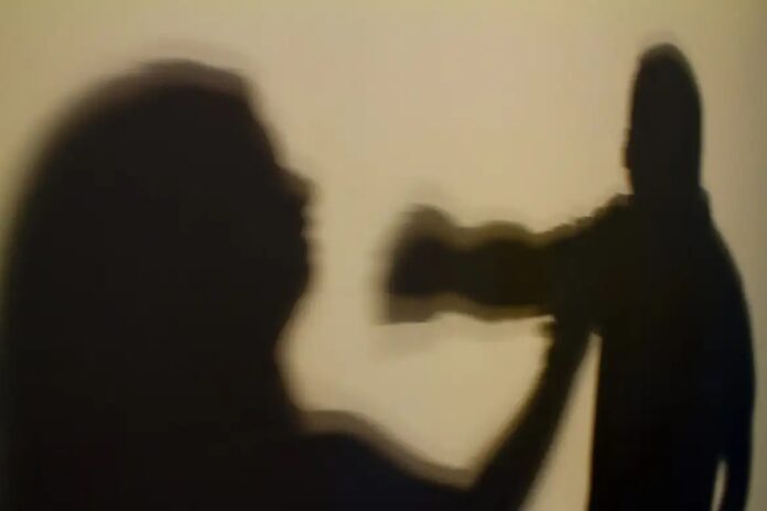 homem-e-condenado-apos-dar-facada-no-rosto-de-irma-em-briga-por-comida