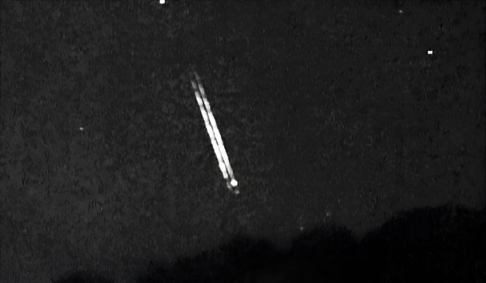 video-mostra-meteoro-duplo-em-porto-rico-–-fenomeno-real-ou-ilusao-de-otica?