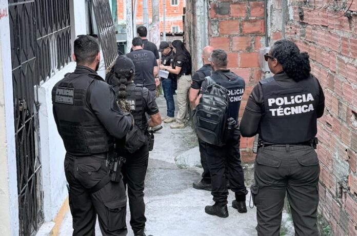 policia-apreende-adolescente-por-ameacas-a-escolas-e-apologia-ao-nazismo-em-camacari