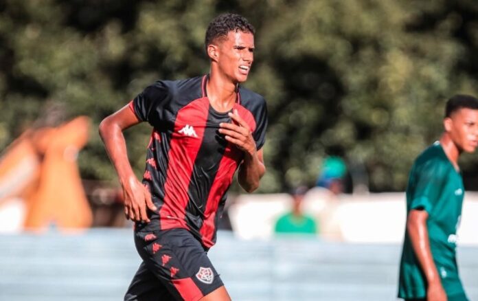 jacuipense-anuncia-contratacao-de-jp-talisca,-zagueiro-revelado-no-vitoria