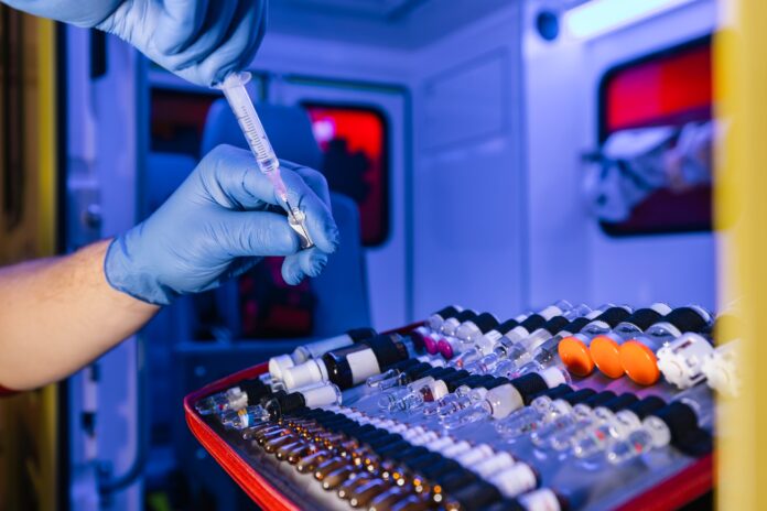 e-perigoso-aplicar-adrenalina-na-veia?-entenda-quando-o-uso-e-seguro