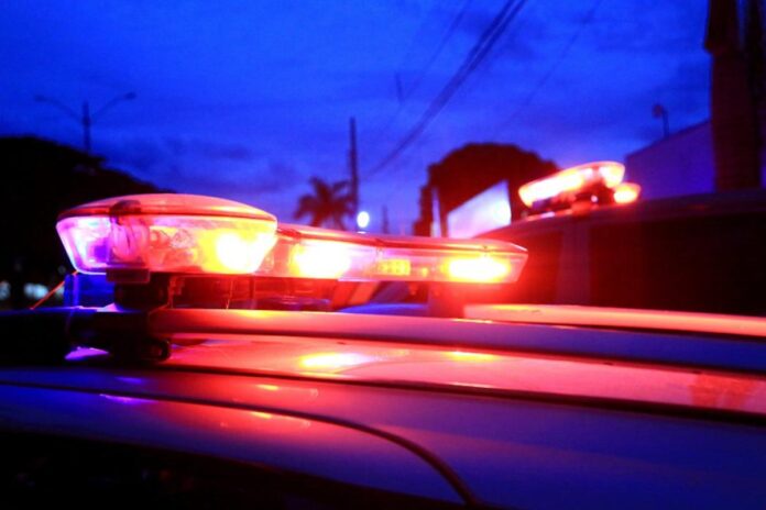 mae-mantida-em-carcere-pelo-filho-e-resgatada-apos-bilhete-de-socorro