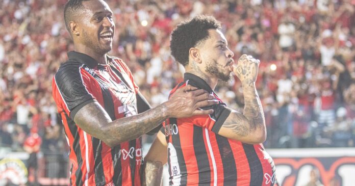 matheuzinho-comemora-com-bola-na-barriga-e-revela-esperar-novo-filho:-“mais-um-principe-vindo”