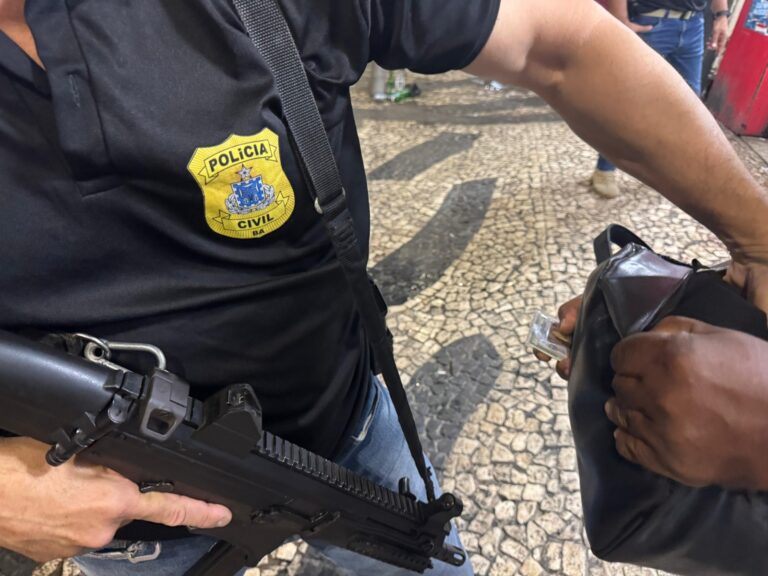 mulher-e-presa-em-flagrante-por-furto-no-interior-da-bahia