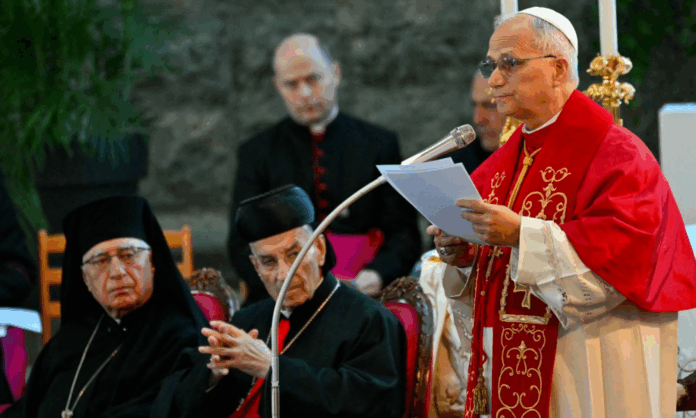 papa-leao-xiv-reza-pela-paz-durante-visita-ao-libano