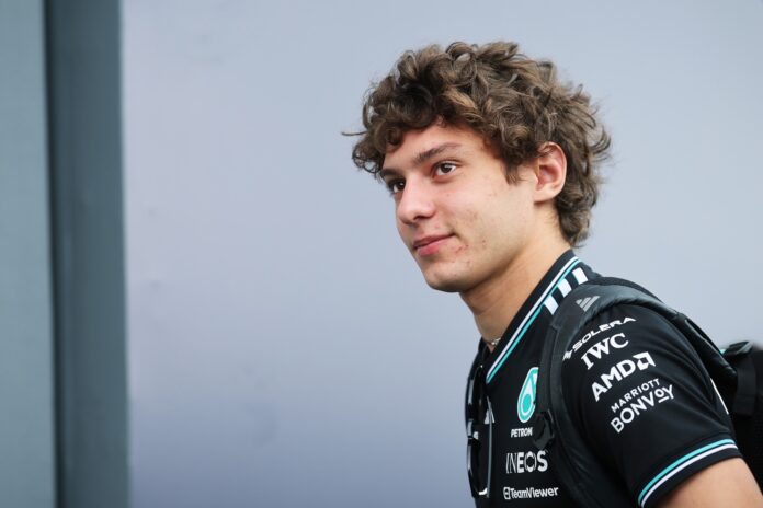 red-bull-se-pronuncia-apos-consultor-acusar-antonelli-de-ajudar-norris