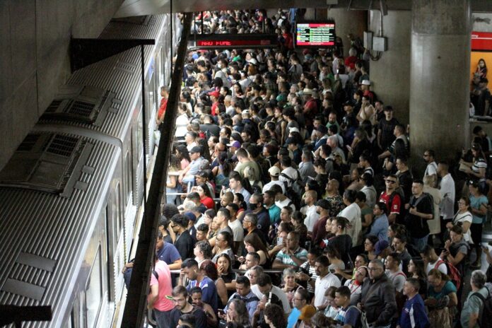 metro-de-sp-libera-pagamento-com-cartao-nas-linhas-1-e-3