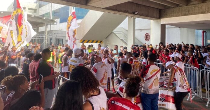 video:-com-tradicional-apoio-da-torcida,-vitoria-viaja-para-decisao-contra-o-rb-bragantino